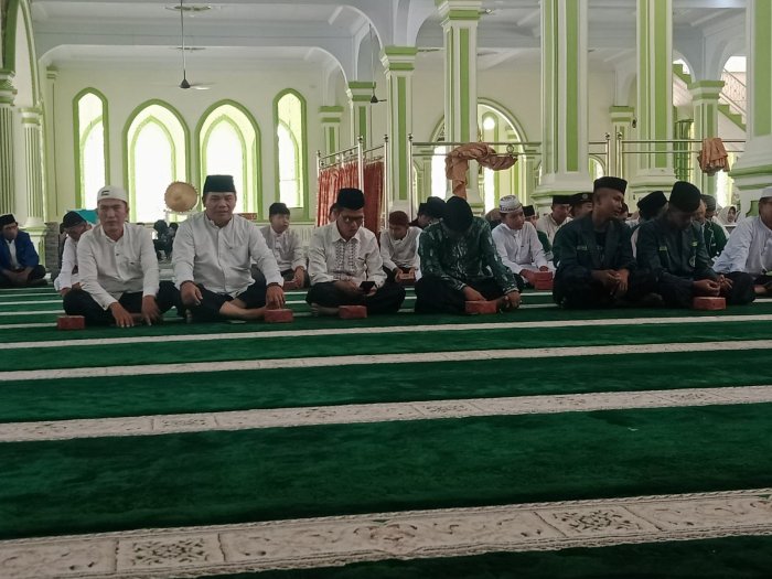 Kepala MIN 3 Sarolangun Najmi, S.Ag Hadiri Tabligh Akbar 100 Tahun NU di Masjid Al-Falah Sarolangun